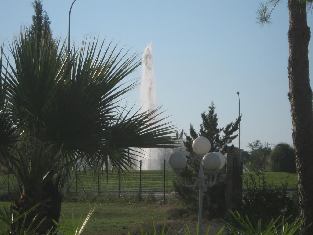La Fontaine Hotel Vidauban Buitenkant foto