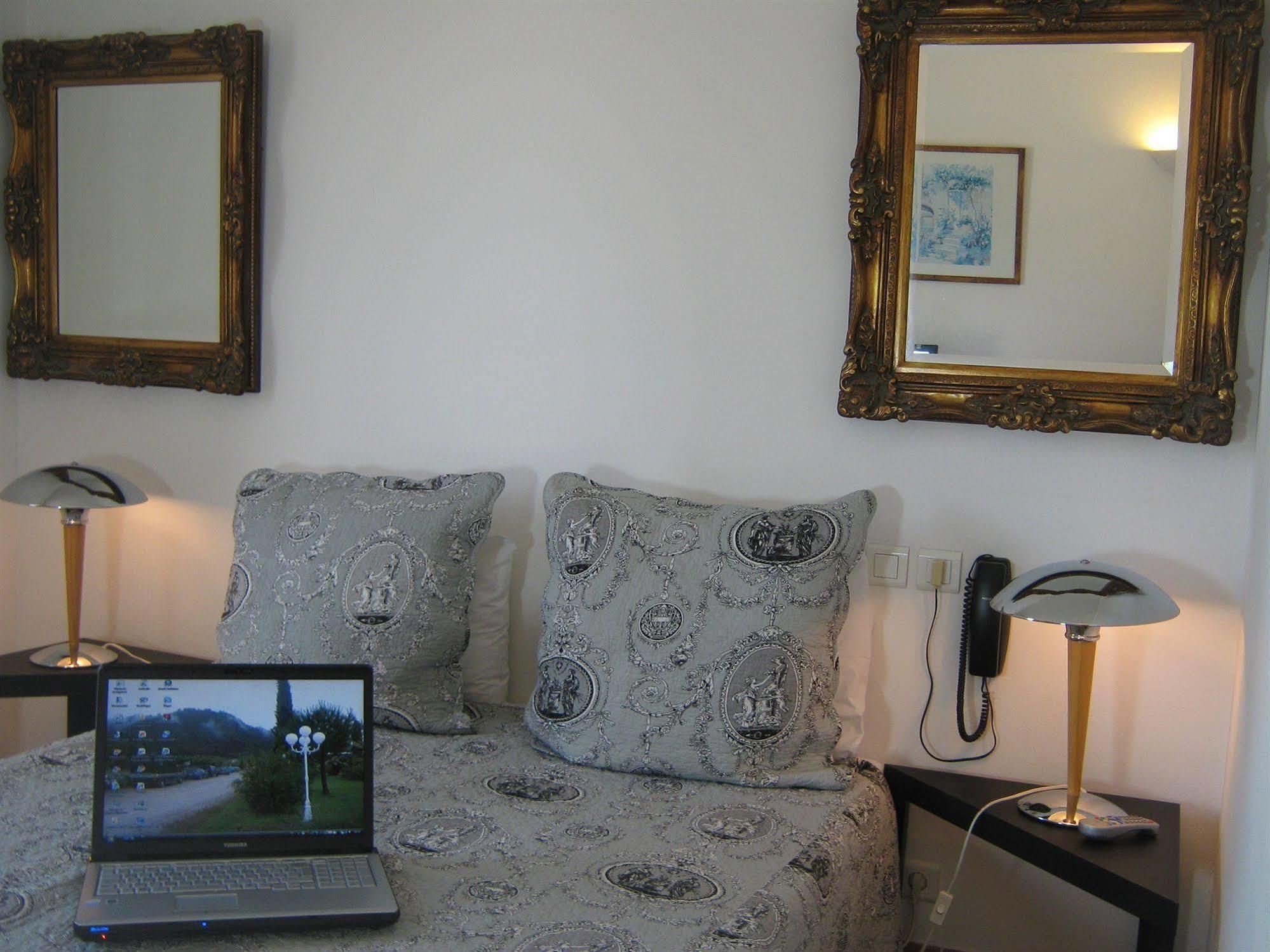 La Fontaine Hotel Vidauban Buitenkant foto