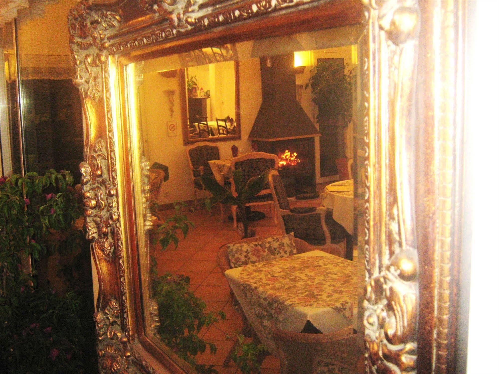 La Fontaine Hotel Vidauban Buitenkant foto